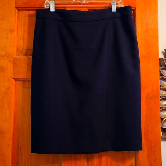 Ann Taylor Zippered Skirt - Picture 1 of 9